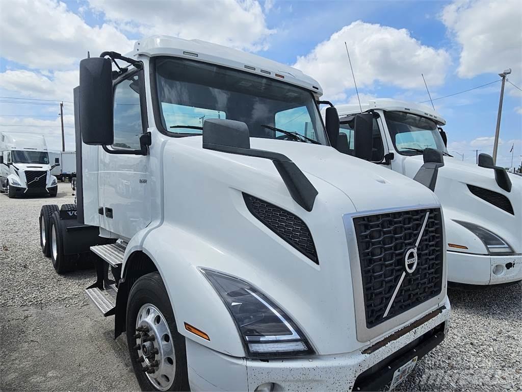 Volvo VNL64T300 Ťahače