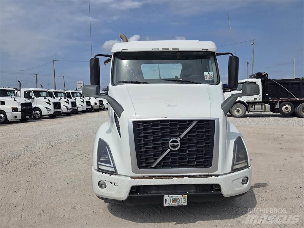 Volvo VNL64T300 Ťahače
