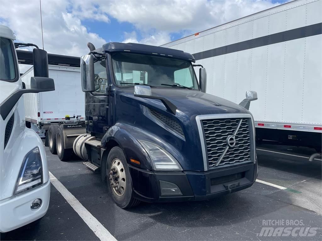 Volvo VNL64T300 Ťahače