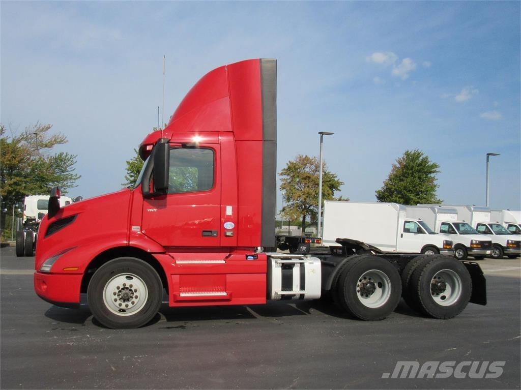 Volvo VNL64T300 Ťahače