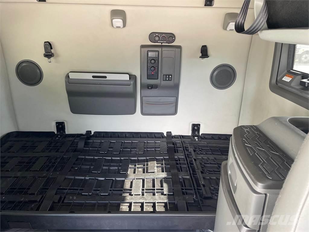 Volvo VNL64T760 Ťahače