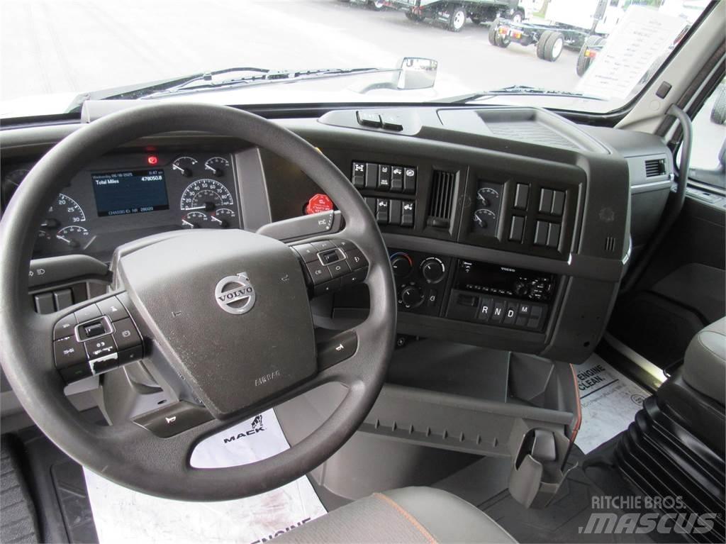 Volvo VNL64T760 Ťahače