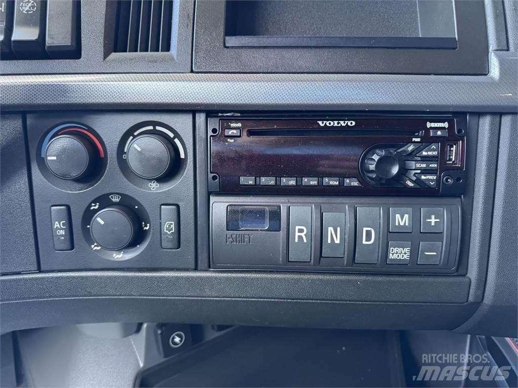 Volvo VNL64T760 Ťahače