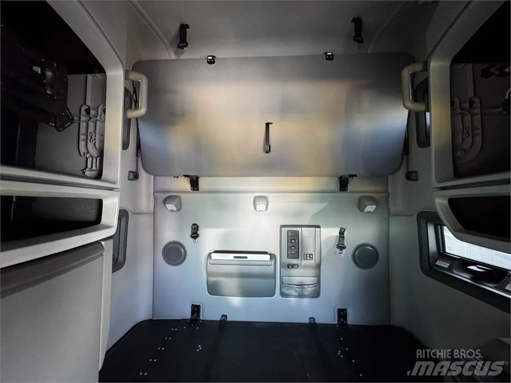 Volvo VNL64T760 Ťahače