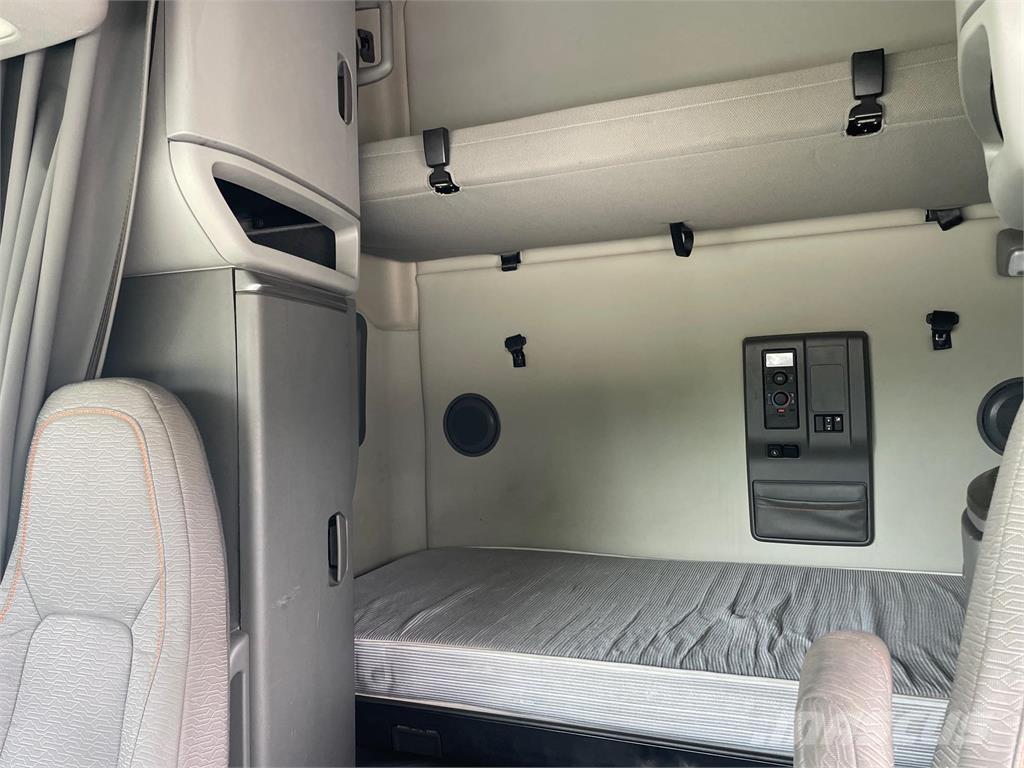 Volvo VNL64T760 Ťahače