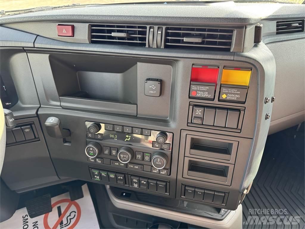 Volvo VNL64T860 Ťahače