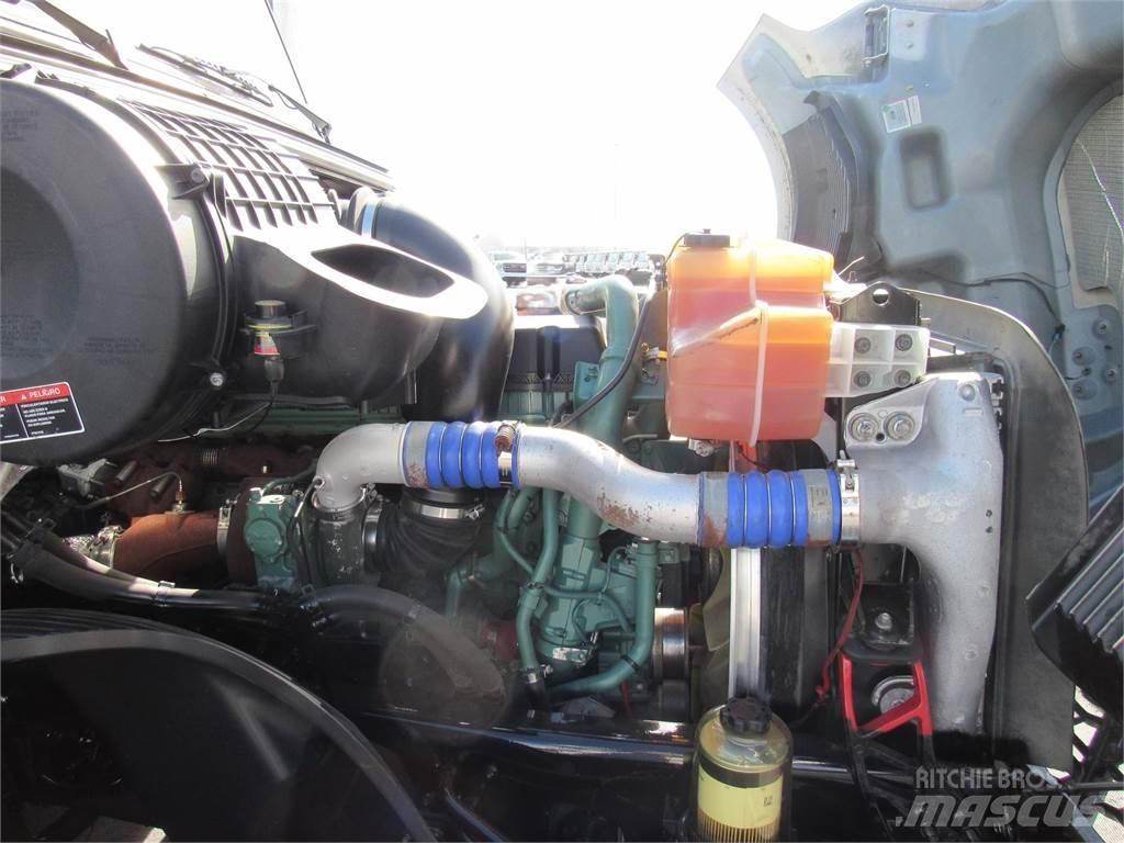 Volvo VNL64T860 Ťahače