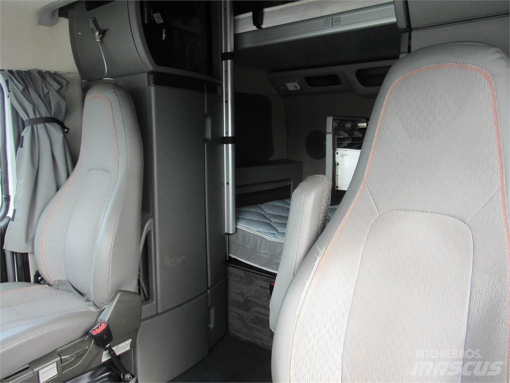 Volvo VNL64T860 Ťahače
