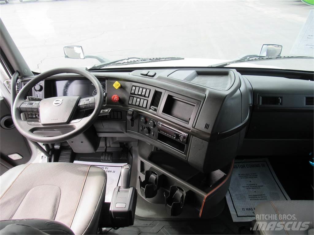 Volvo VNL64T860 Ťahače