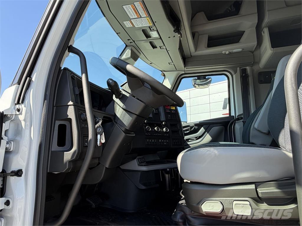 Volvo VNL64T860 Ťahače