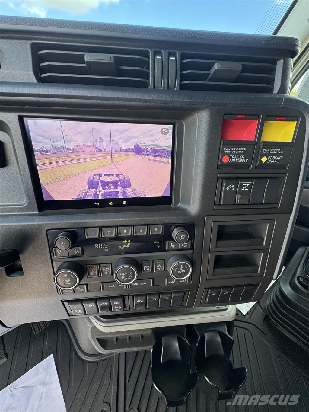 Volvo VNL64T860 Ťahače