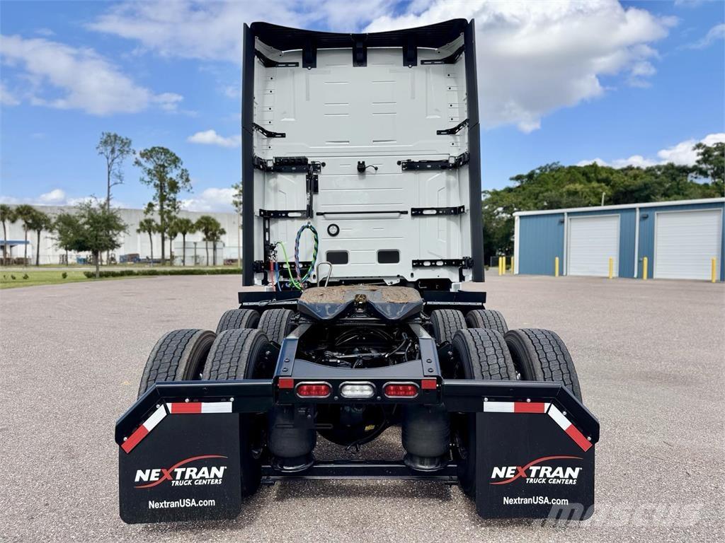 Volvo VNL64T860 Ťahače