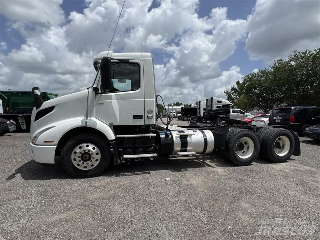 Volvo VNR64T300 Ťahače