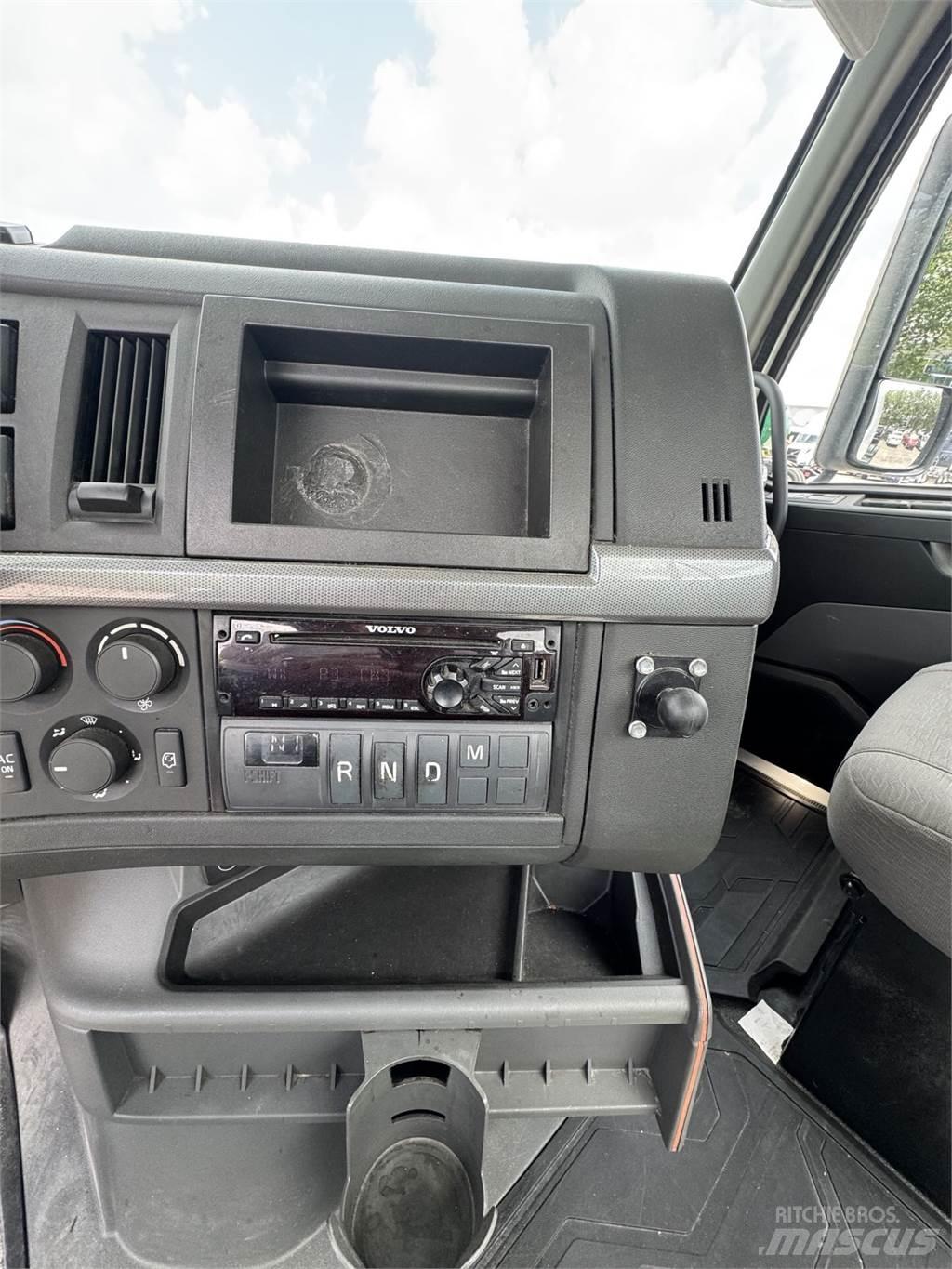 Volvo VNR64T300 Ťahače