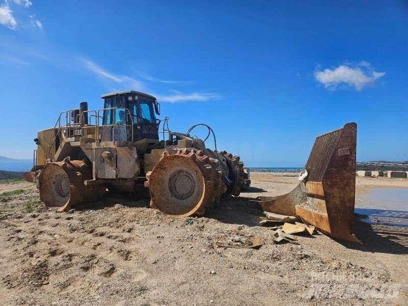 CAT 836H Pôdne kompaktory