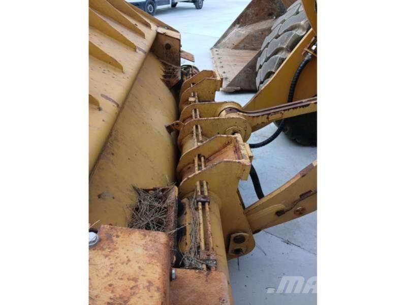 CAT 926M Kolesové nakladače