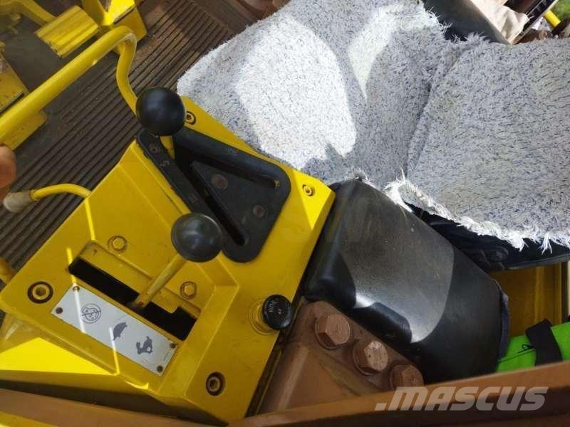 CAT 963 Pásové nakladače