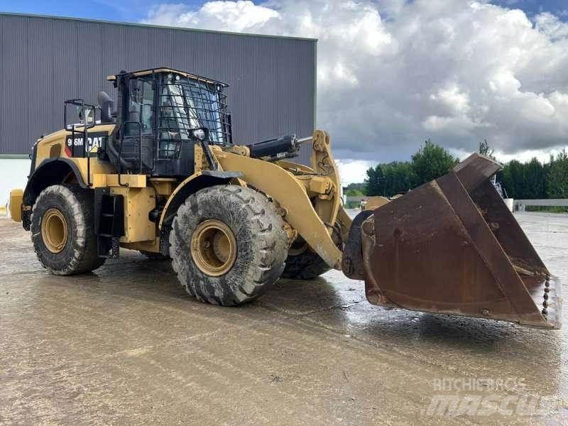 CAT 966M Kolesové nakladače