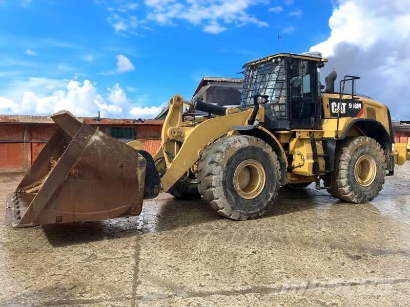 CAT 966M Kolesové nakladače
