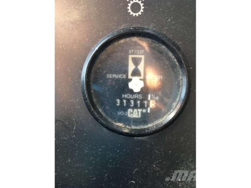 CAT 990 Kolesové nakladače