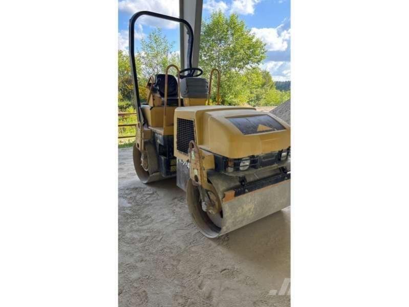 CAT CB-224E Pôdne kompaktory