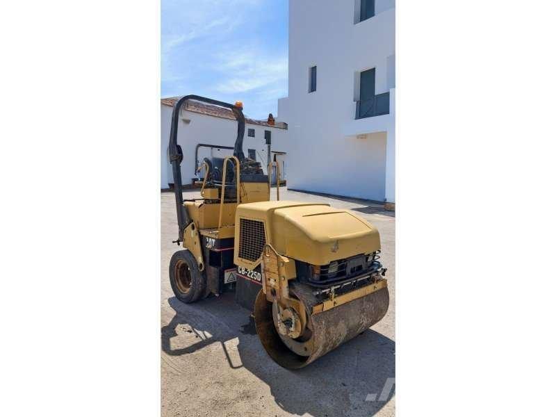 CAT CB225D Pôdne kompaktory