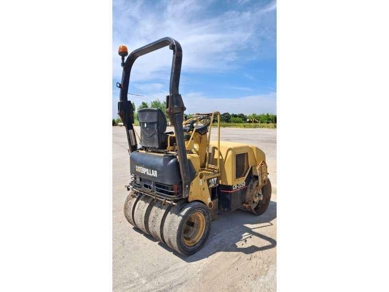 CAT CB225D Pôdne kompaktory