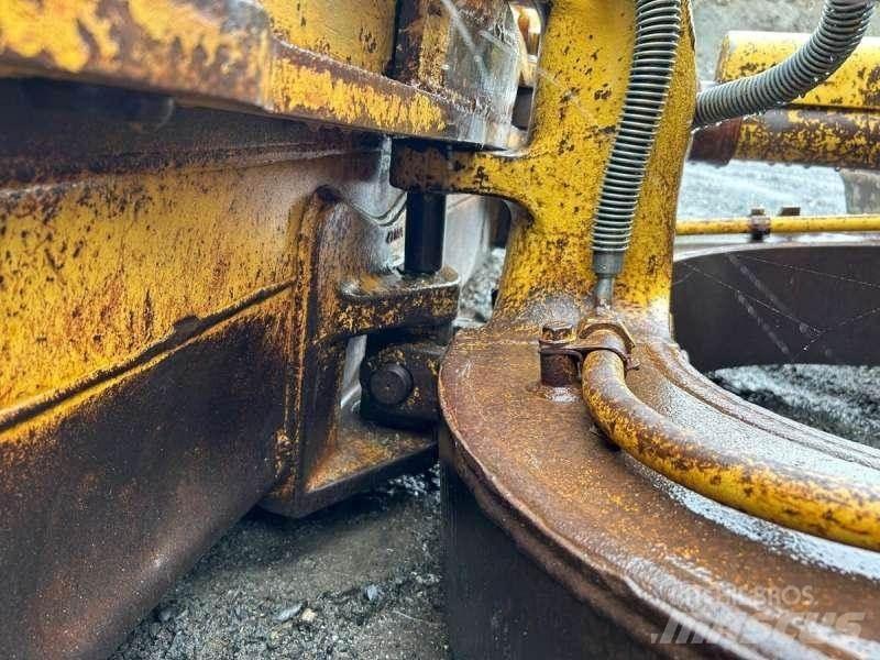 CAT D4H LGP Pásové dozéry