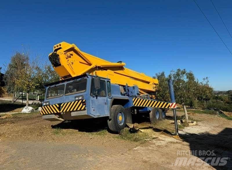 Condor 125/S Univerzálne terénne žeriavy