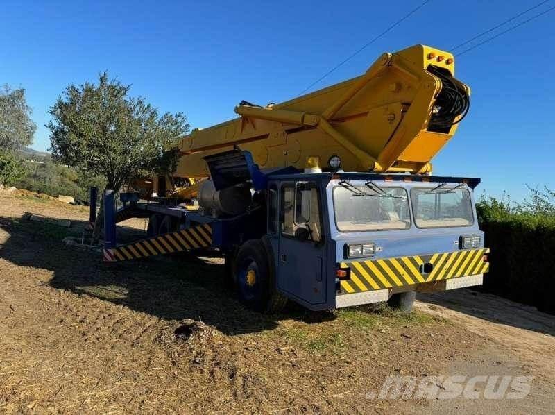 Condor 125/S Univerzálne terénne žeriavy