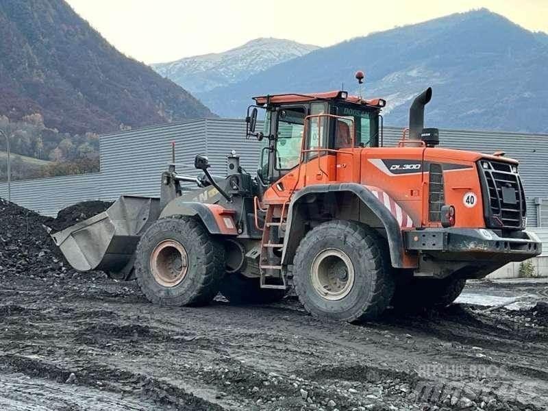 Doosan DL300 Kolesové nakladače
