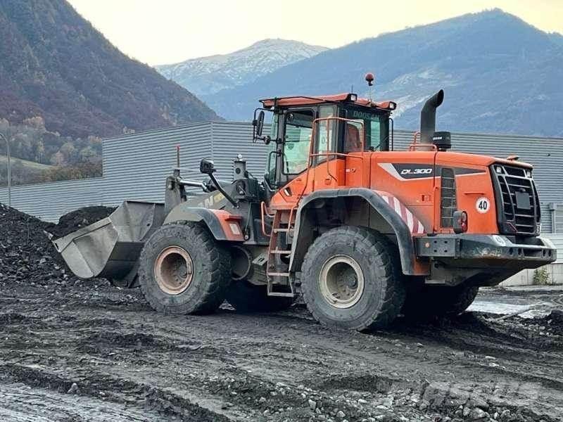 Doosan DL300 Kolesové nakladače