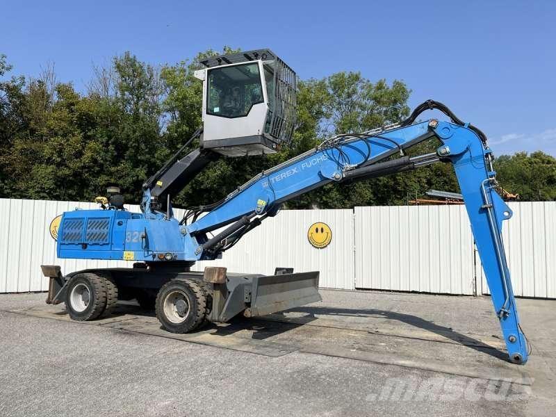 Fuchs MHL320 Stroje pre manipuláciu s odpadom