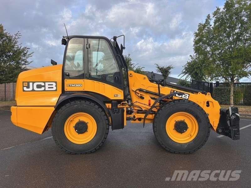 JCB TM320 Teleskopické manipulátory