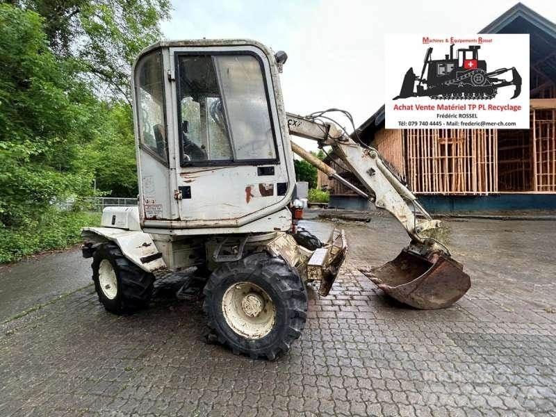 Mecalac 8CXI Kolesové rýpadlá