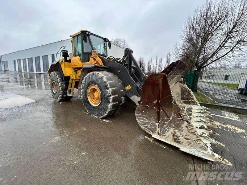 Volvo L220H Kolesové nakladače