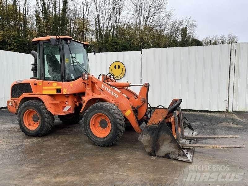 Volvo L30G Kolesové nakladače