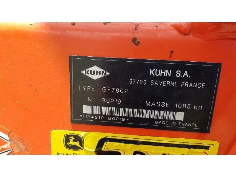 Kuhn GF7802 Obracače a zhrabovače sena