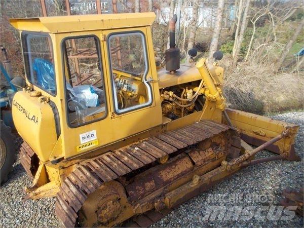 CAT D4D Pásové dozéry