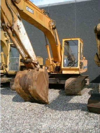 Kobelco 907 Pásové rýpadlá