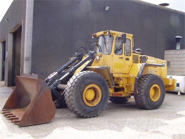 Volvo L120 Kolesové nakladače