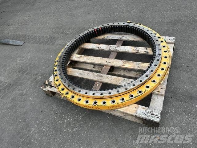 Liebherr A 922 Podvozky a zavesenie kolies