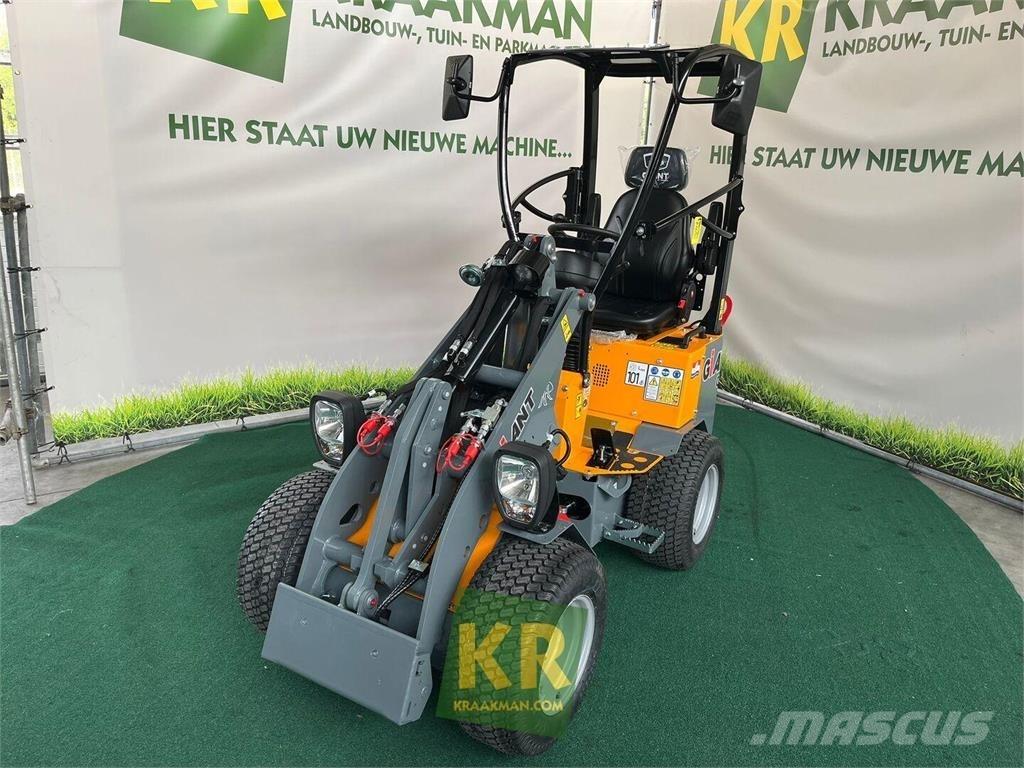 GiANT G1200 Čelné nakladače a rýpadlá