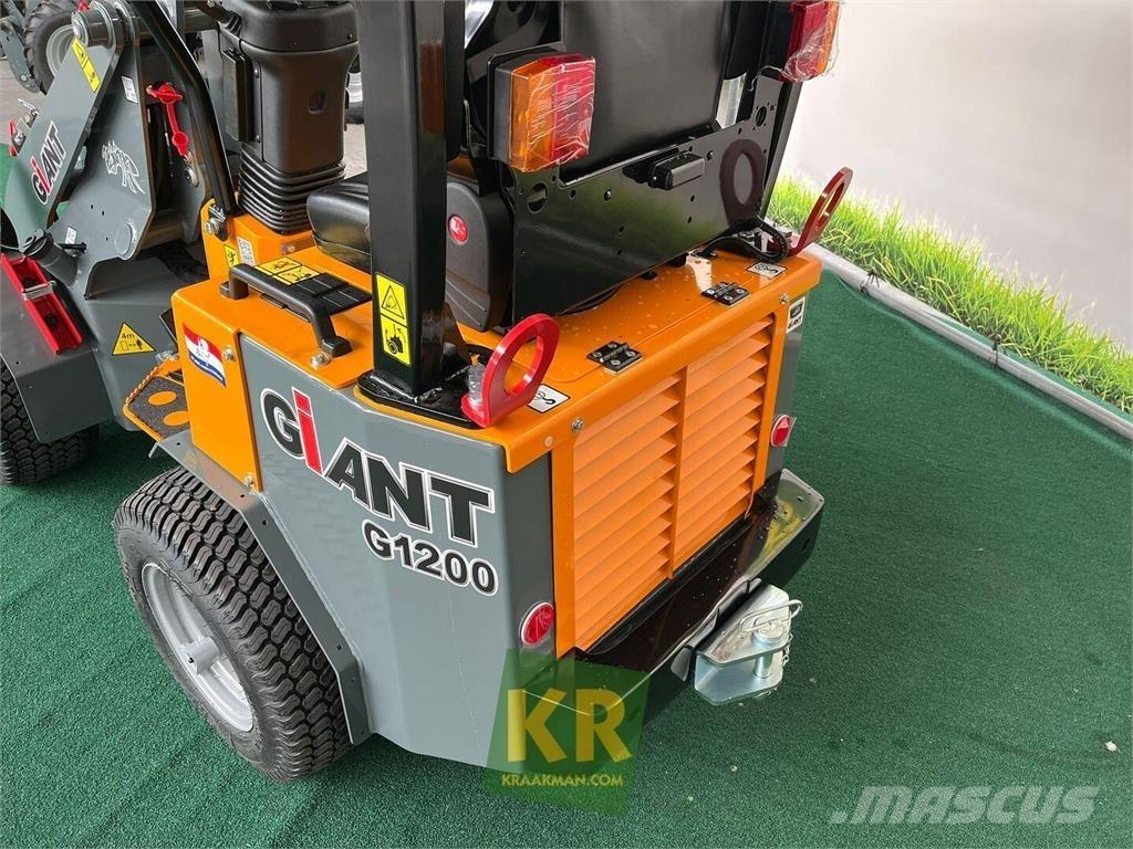 GiANT G1200 Čelné nakladače a rýpadlá