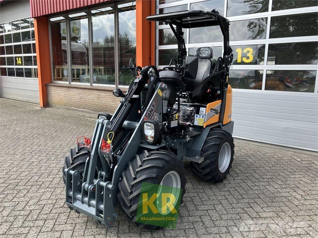 GiANT G1500 Čelné nakladače a rýpadlá