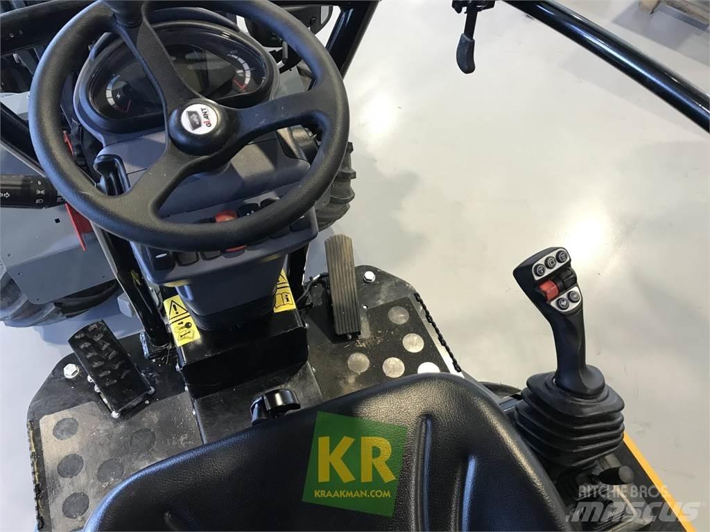 GiANT G2200E Čelné nakladače a rýpadlá