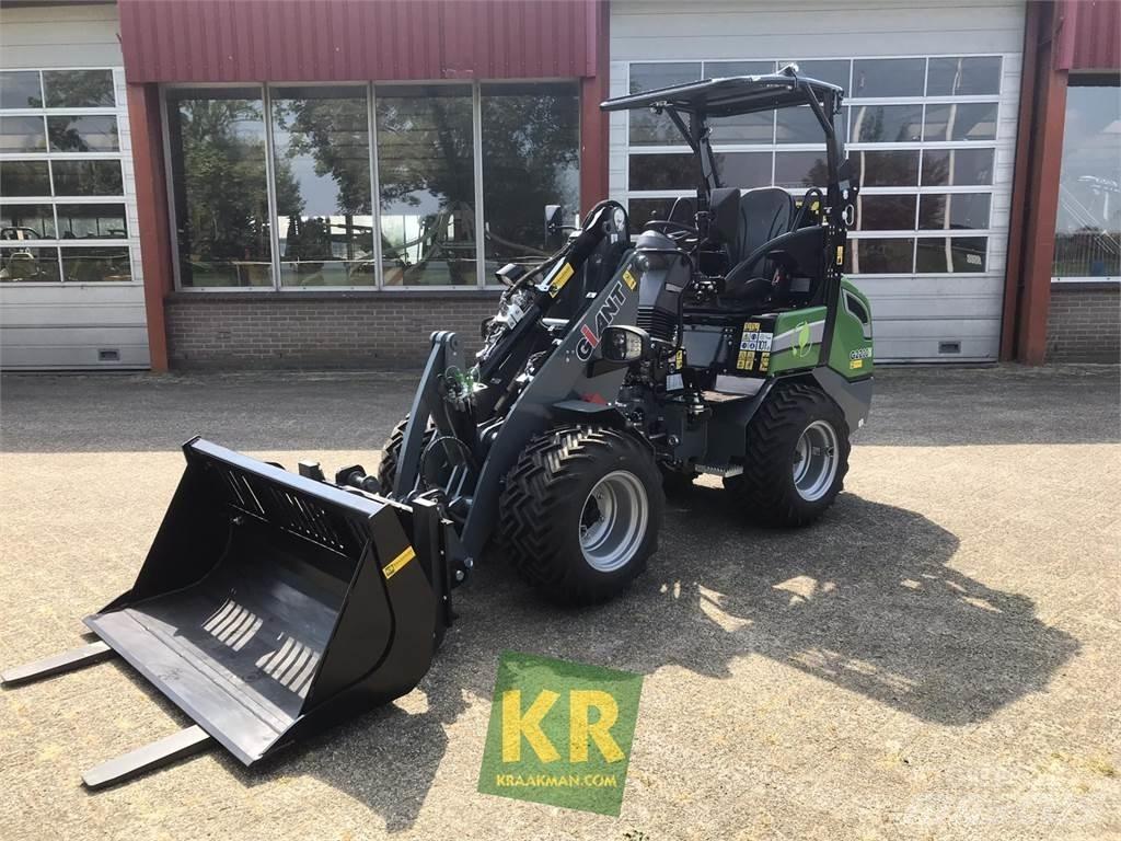 GiANT G2200E Čelné nakladače a rýpadlá