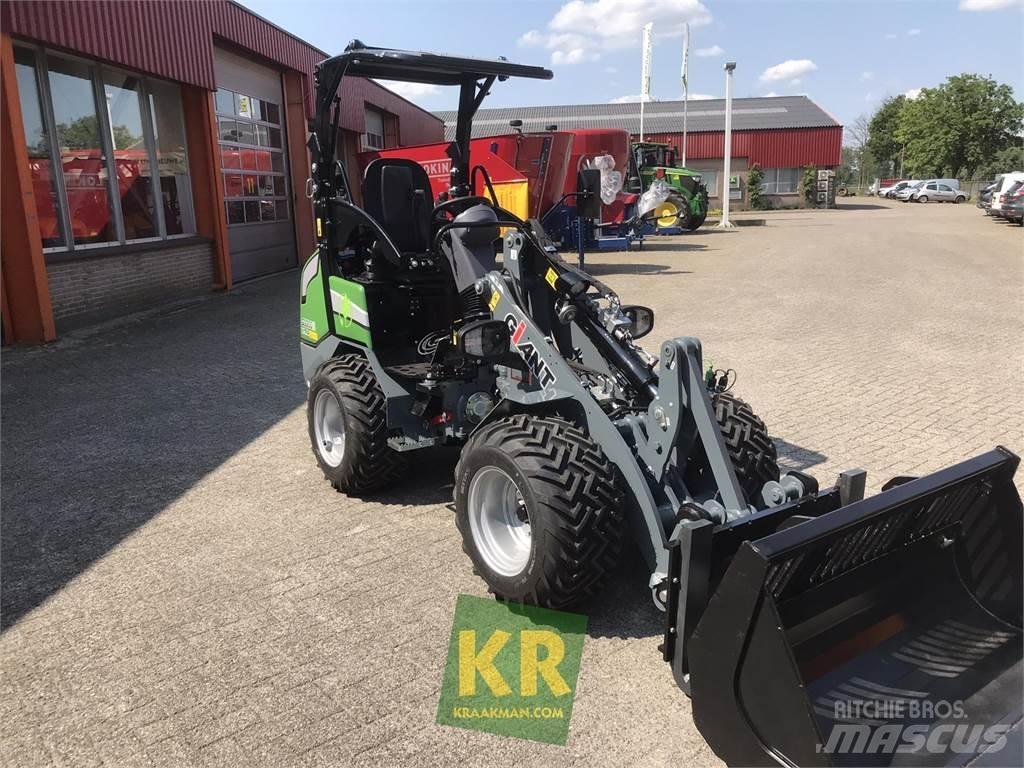 GiANT G2200E Čelné nakladače a rýpadlá