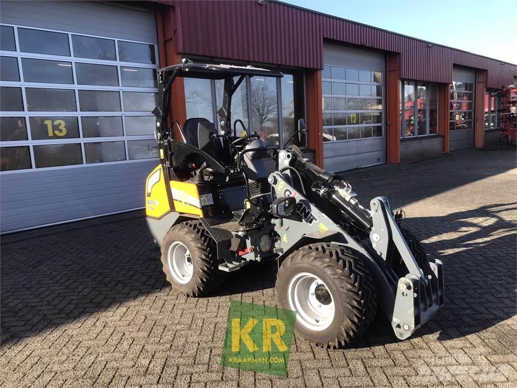 GiANT G2200E Čelné nakladače a rýpadlá