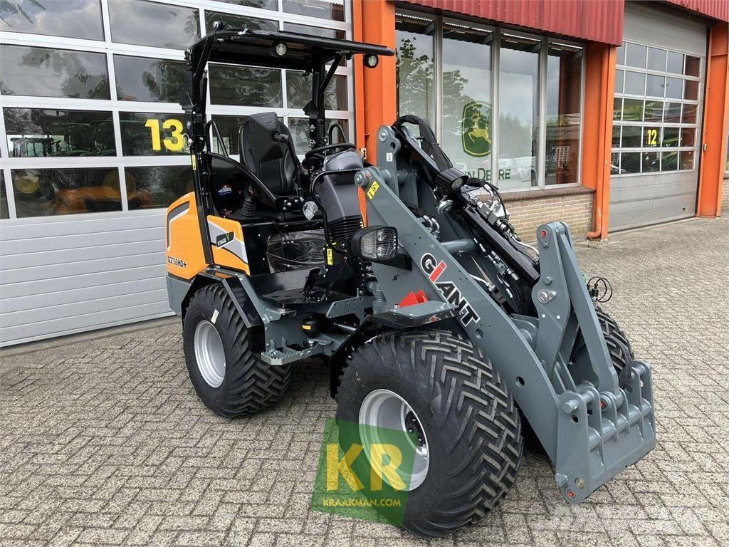 GiANT G2700 HD Čelné nakladače a rýpadlá